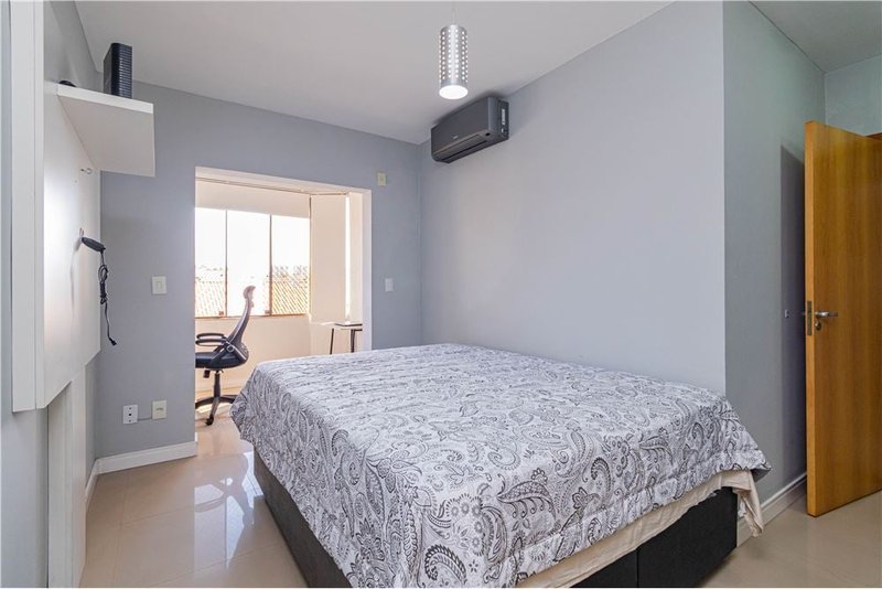 Apartamento 3 dormitórios Vasco de Ataíde Porto Alegre - 