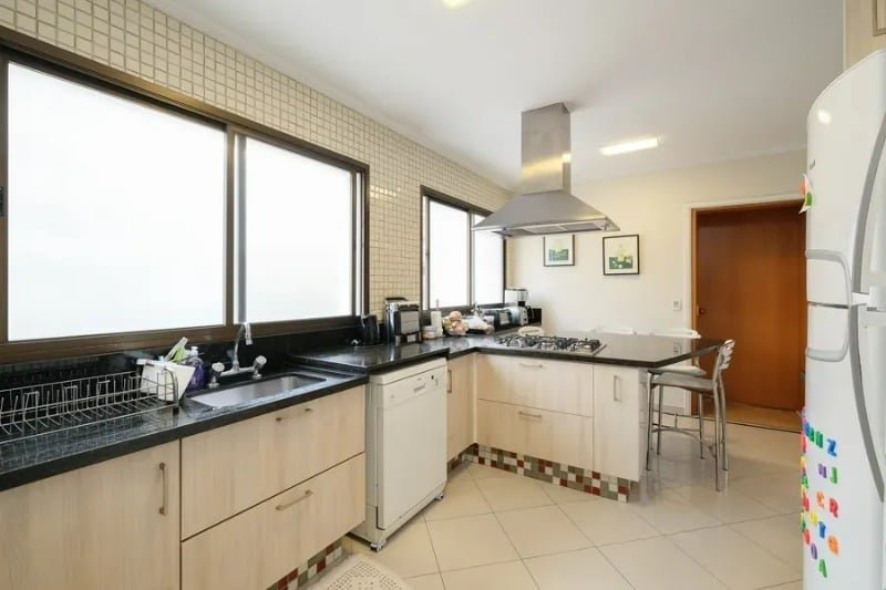 Apartamento à venda com 4 quartos, 209m² - Foto 16