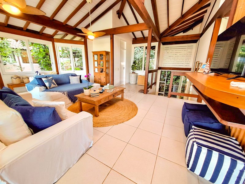 Casa em Condomínio poucos passos do mar na Praia de Juquehy - À VENDA - São Sebastião - 