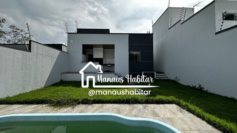 Linda casa com Piscina no Residencial Tarumã Rua Botafogo Manaus - 