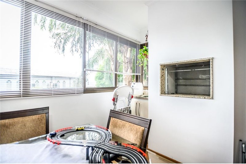Apartamento 3 dormitórios, 2 Vagas Fernando Abbott Porto Alegre - 