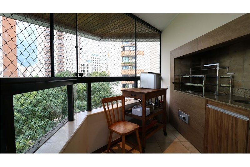 Apartamento a venda em Vila Suzana - Rua Dr. José de Andrade Figueira - 3 dormitórios 232m... Dr. José de Andrade Figueira São Paulo - 