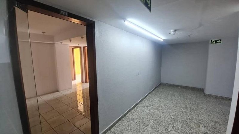 R$ 197.000 - EDIFÍCIO SANTA CRUZ - ÓTIMA SALA COMERCIAL - 46M2 - ANDAR ALTO - VISTA Rua dos Andradas Porto Alegre - 