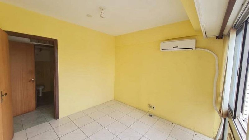 R$ 197.000 - EDIFÍCIO SANTA CRUZ - ÓTIMA SALA COMERCIAL - 46M2 - ANDAR ALTO - VISTA Rua dos Andradas Porto Alegre - 