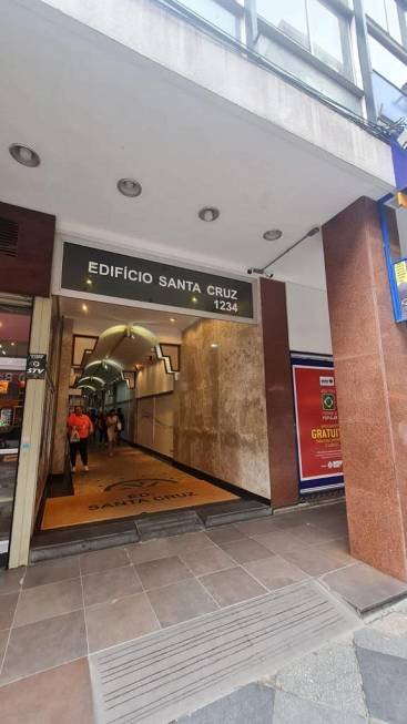 R$ 197.000 - EDIFÍCIO SANTA CRUZ - ÓTIMA SALA COMERCIAL - 46M2 - ANDAR ALTO - VISTA Rua dos Andradas Porto Alegre - 