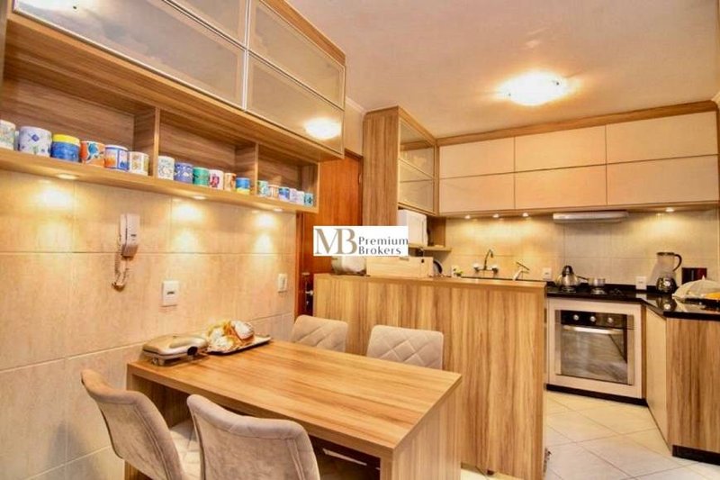 R$ 890.000 - BELO APARTAMENTO - SEMIMOBILIADO - 162M2 - 3 DORM - LAREIRA - 2 VAGAS - Porto Alegre - 