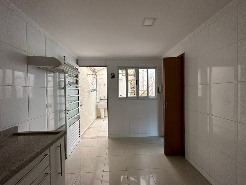 Casa de condomínio próximo as praças do Pôr do sol e Corujas Rua das Tabocas São Paulo - 