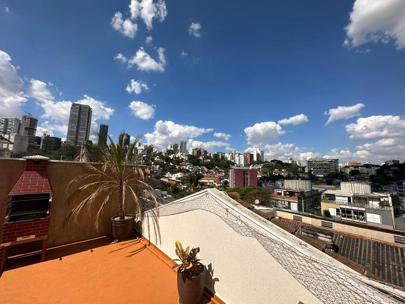 Casa de condomínio próximo as praças do Pôr do sol e Corujas Rua das Tabocas São Paulo - 