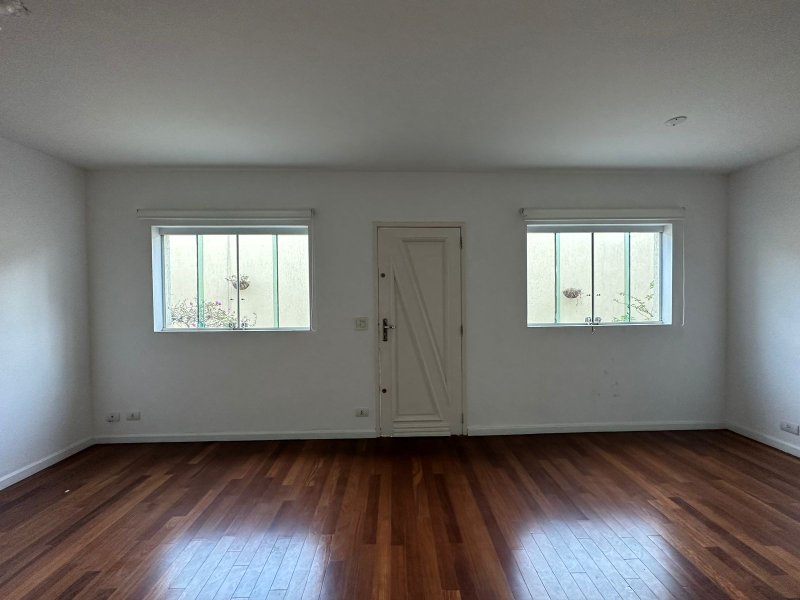 Casa de condomínio próximo as praças do Pôr do sol e Corujas Rua das Tabocas São Paulo - 