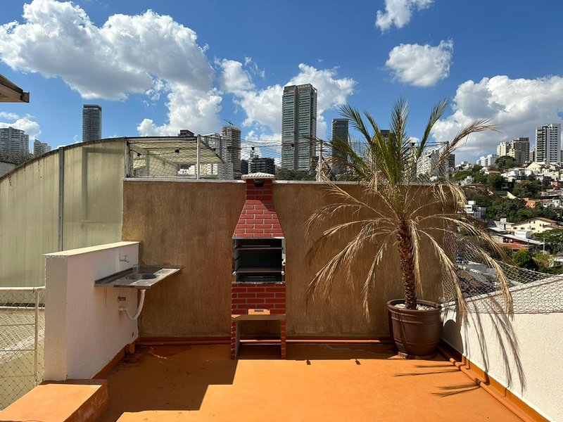 Casa de condomínio próximo as praças do Pôr do sol e Corujas Rua das Tabocas São Paulo - 