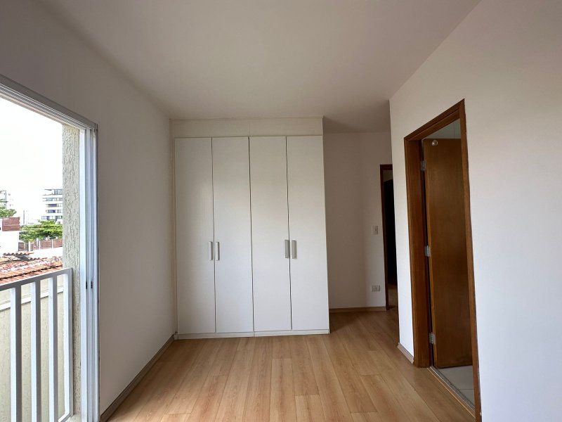 Casa de condomínio próximo as praças do Pôr do sol e Corujas Rua das Tabocas São Paulo - 