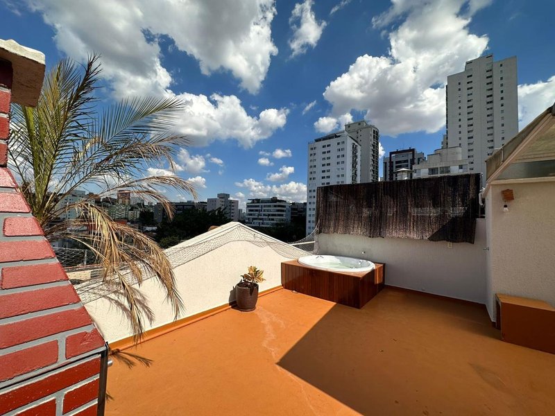 Casa de condomínio próximo as praças do Pôr do sol e Corujas Rua das Tabocas São Paulo - 