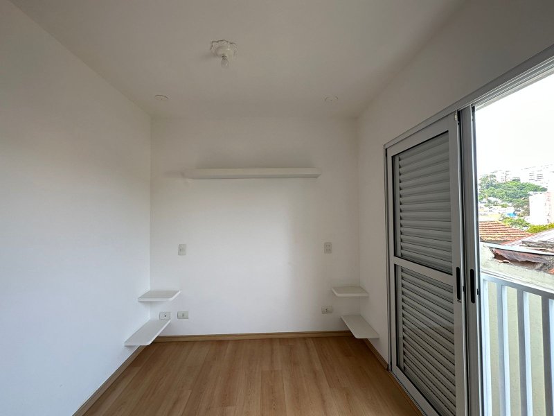 Casa de condomínio próximo as praças do Pôr do sol e Corujas Rua das Tabocas São Paulo - 