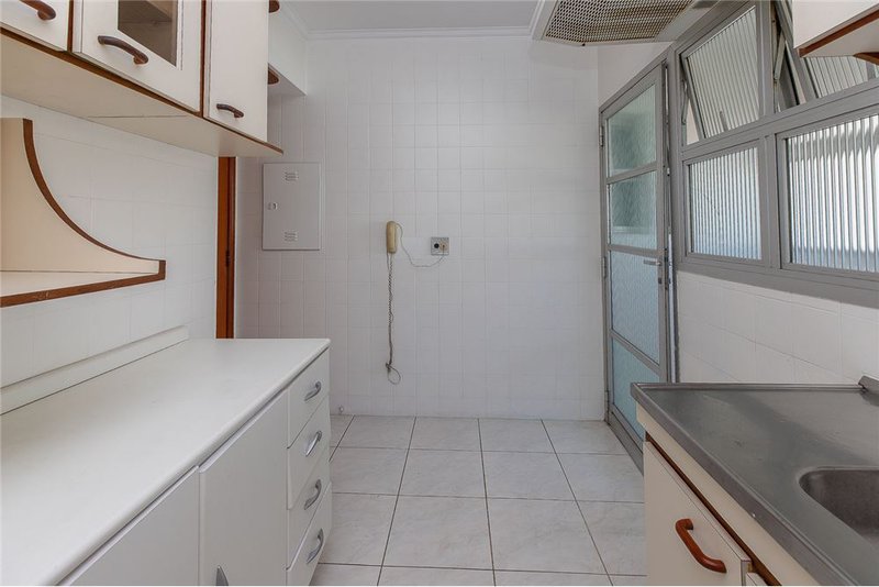 Apartamento na Aclimação com 160m² Alcindo Guanabara São Paulo - 