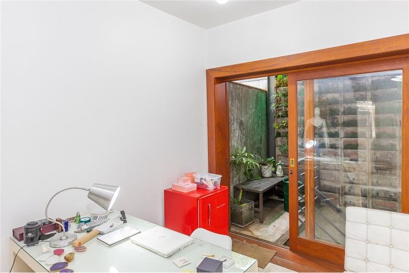Casa a venda nos Jardins - 3 dormitórios 150m² Moacir Piza São Paulo - 