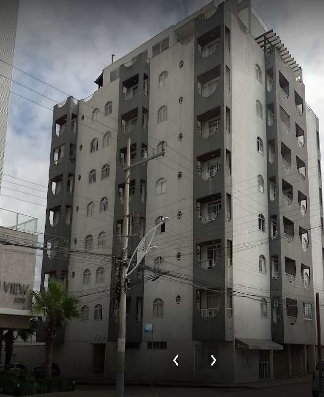Apartamento mobiliado, a apenas 100 metros do mar no centro de Balneário Piçarras  Balneário Piçarras - 