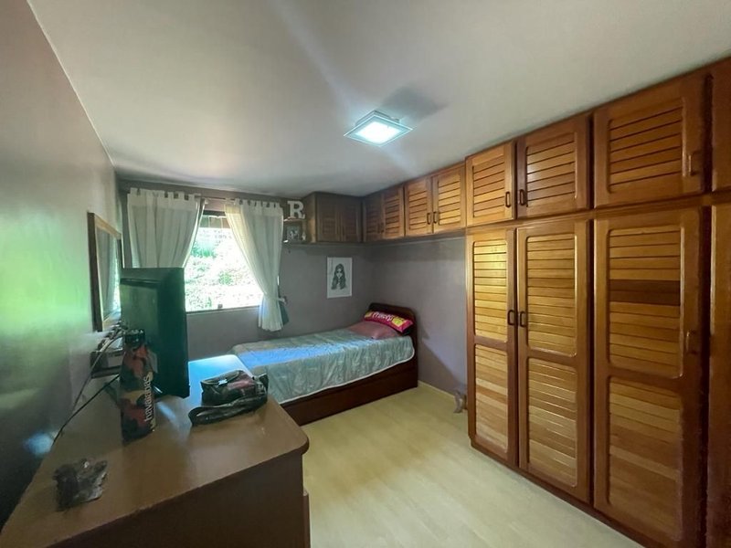 Casa com 3 dormitórios à venda, 156 m² por R$ 1.100.000 - Cônego - Nova Friburgo/RJ - Nova Friburgo - 