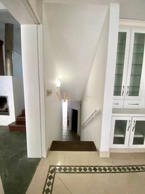 R$ 1.430.000 - CASA - SEMIMOBILIADA - 269M2 - 3 DORM - LAREIRA - PISCINA - 6 VAGAS - Porto Alegre - 
