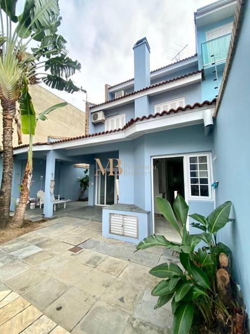 R$ 1.430.000 - CASA - SEMIMOBILIADA - 269M2 - 3 DORM - LAREIRA - PISCINA - 6 VAGAS - Porto Alegre - 