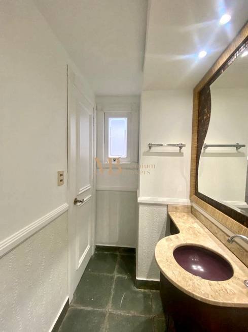 R$ 1.430.000 - CASA - SEMIMOBILIADA - 269M2 - 3 DORM - LAREIRA - PISCINA - 6 VAGAS - Porto Alegre - 
