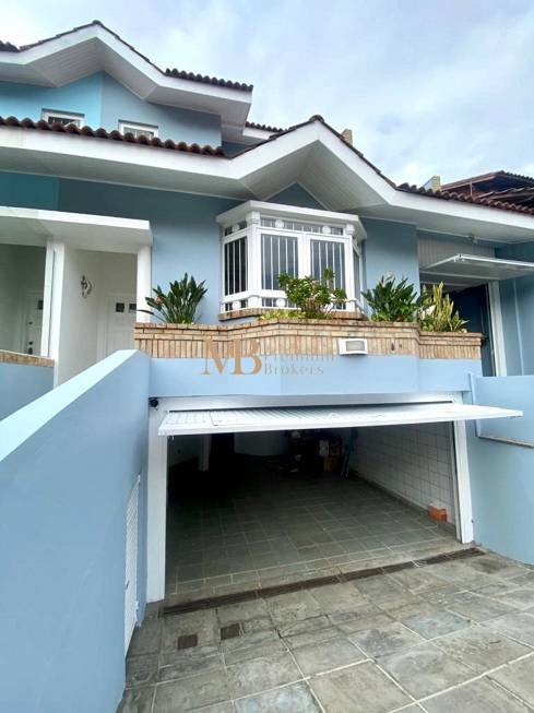 R$ 1.430.000 - CASA - SEMIMOBILIADA - 269M2 - 3 DORM - LAREIRA - PISCINA - 6 VAGAS - Porto Alegre - 