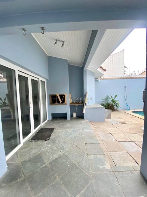 R$ 1.430.000 - CASA - SEMIMOBILIADA - 269M2 - 3 DORM - LAREIRA - PISCINA - 6 VAGAS - Porto Alegre - 