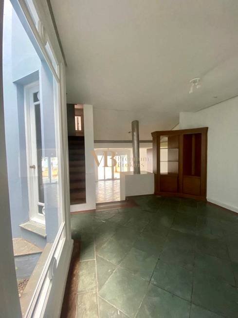 R$ 1.430.000 - CASA - SEMIMOBILIADA - 269M2 - 3 DORM - LAREIRA - PISCINA - 6 VAGAS - Porto Alegre - 