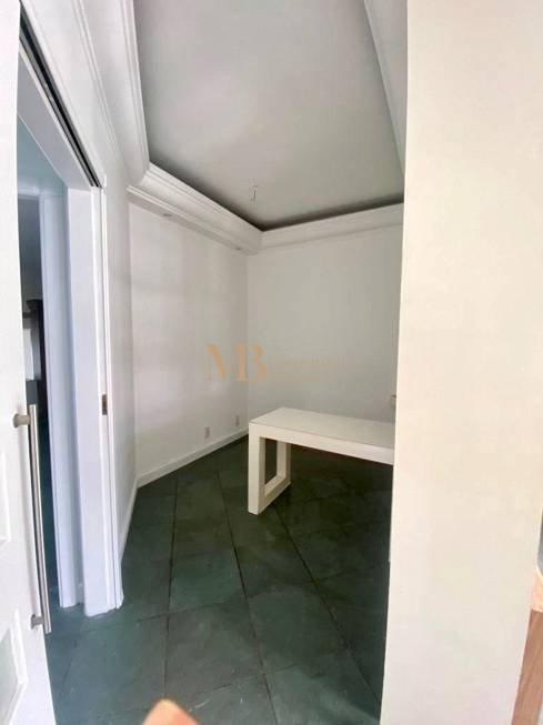 R$ 1.430.000 - CASA - SEMIMOBILIADA - 269M2 - 3 DORM - LAREIRA - PISCINA - 6 VAGAS - Porto Alegre - 