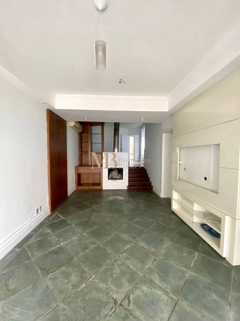 R$ 1.430.000 - CASA - SEMIMOBILIADA - 269M2 - 3 DORM - LAREIRA - PISCINA - 6 VAGAS - Porto Alegre - 