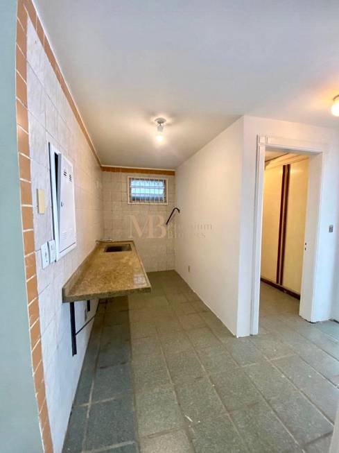 R$ 1.430.000 - CASA - SEMIMOBILIADA - 269M2 - 3 DORM - LAREIRA - PISCINA - 6 VAGAS - Porto Alegre - 