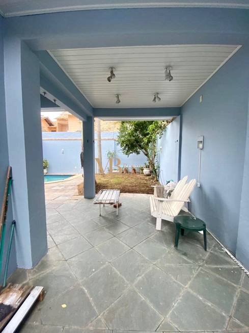 R$ 1.430.000 - CASA - SEMIMOBILIADA - 269M2 - 3 DORM - LAREIRA - PISCINA - 6 VAGAS - Porto Alegre - 