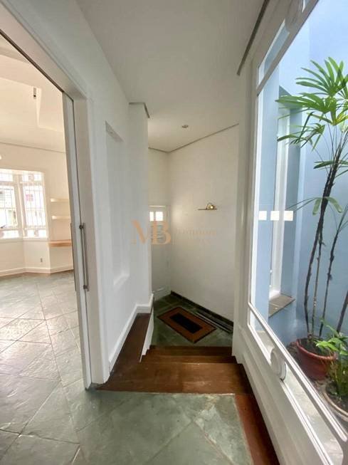 R$ 1.430.000 - CASA - SEMIMOBILIADA - 269M2 - 3 DORM - LAREIRA - PISCINA - 6 VAGAS - Porto Alegre - 