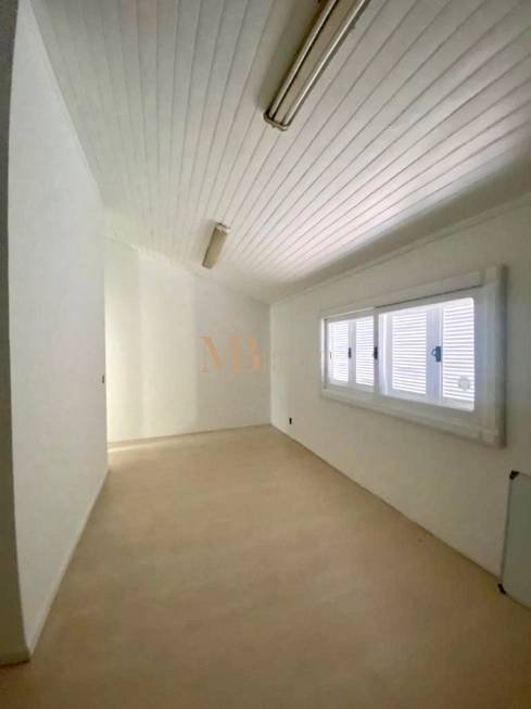 R$ 1.430.000 - CASA - SEMIMOBILIADA - 269M2 - 3 DORM - LAREIRA - PISCINA - 6 VAGAS - Porto Alegre - 