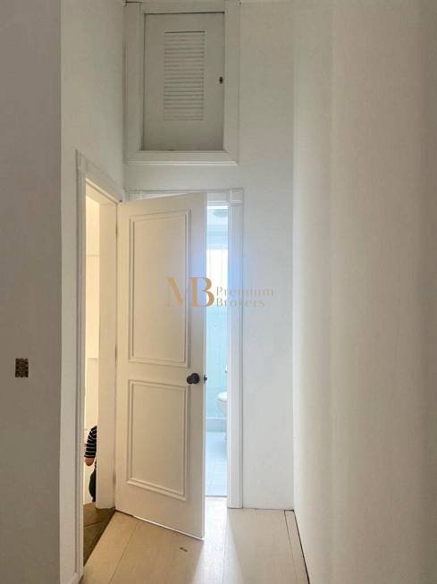 R$ 1.430.000 - CASA - SEMIMOBILIADA - 269M2 - 3 DORM - LAREIRA - PISCINA - 6 VAGAS - Porto Alegre - 