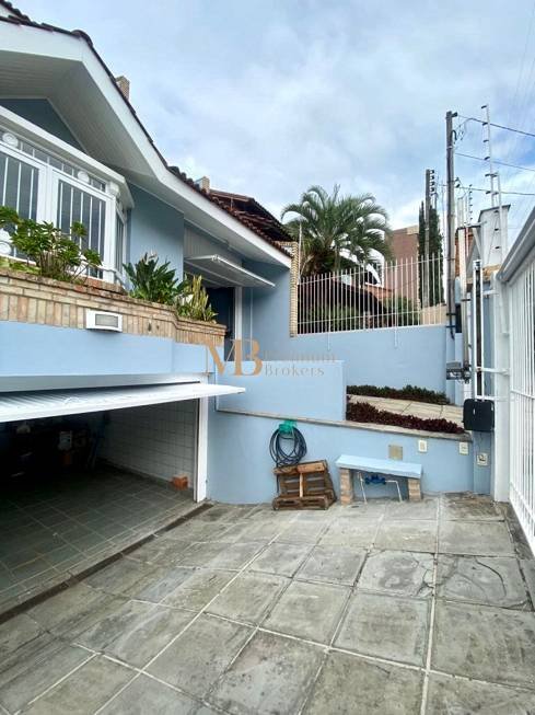 R$ 1.430.000 - CASA - SEMIMOBILIADA - 269M2 - 3 DORM - LAREIRA - PISCINA - 6 VAGAS - Porto Alegre - 