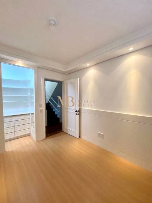 R$ 1.430.000 - CASA - SEMIMOBILIADA - 269M2 - 3 DORM - LAREIRA - PISCINA - 6 VAGAS - Porto Alegre - 