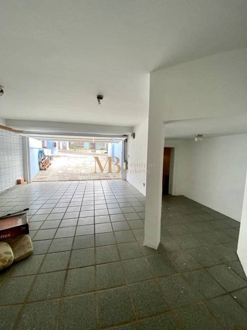 R$ 1.430.000 - CASA - SEMIMOBILIADA - 269M2 - 3 DORM - LAREIRA - PISCINA - 6 VAGAS - Porto Alegre - 
