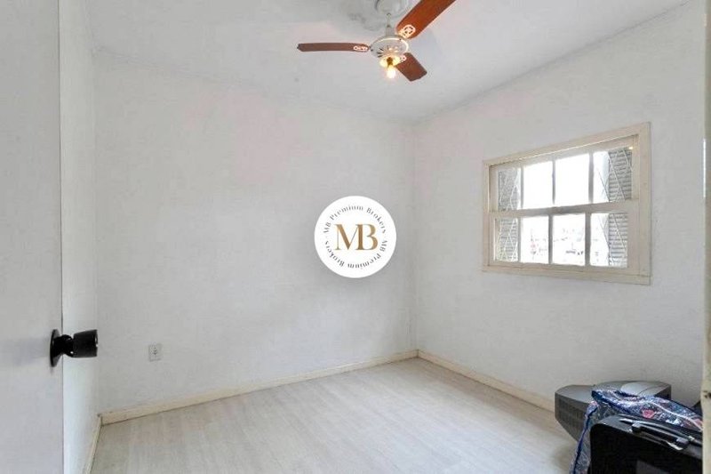 R$ 1.450.000 - OPORTUNIDADE - CASAS RESIDENCIAIS OU COMERCIAIS - 374M2 - 5 DORM - 10 VAGAS - Porto Alegre - 