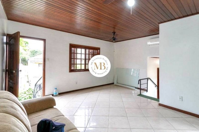 R$ 1.450.000 - OPORTUNIDADE - CASAS RESIDENCIAIS OU COMERCIAIS - 374M2 - 5 DORM - 10 VAGAS - Porto Alegre - 