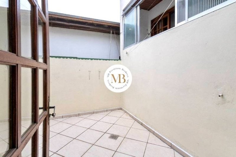 R$ 1.450.000 - OPORTUNIDADE - CASAS RESIDENCIAIS OU COMERCIAIS - 374M2 - 5 DORM - 10 VAGAS - Porto Alegre - 