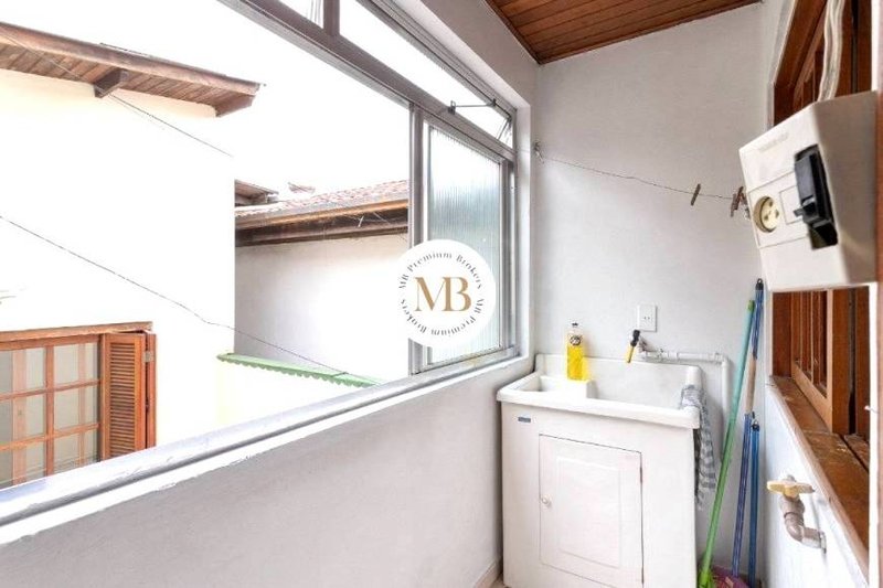 R$ 1.450.000 - OPORTUNIDADE - CASAS RESIDENCIAIS OU COMERCIAIS - 374M2 - 5 DORM - 10 VAGAS - Porto Alegre - 