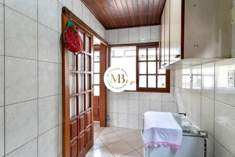 R$ 1.450.000 - OPORTUNIDADE - CASAS RESIDENCIAIS OU COMERCIAIS - 374M2 - 5 DORM - 10 VAGAS - Porto Alegre - 
