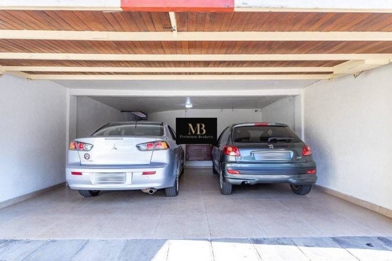 R$ 1.350.000 - CASA RESIDENCIAL - 417M2 - 6 DORM - 2 VAGAS - QUADRA DE ESPORTES - Porto Alegre - 