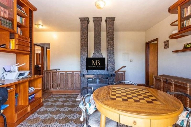 R$ 1.350.000 - CASA RESIDENCIAL - 417M2 - 6 DORM - 2 VAGAS - QUADRA DE ESPORTES - Porto Alegre - 
