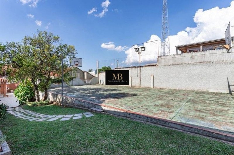 R$ 1.350.000 - CASA RESIDENCIAL - 417M2 - 6 DORM - 2 VAGAS - QUADRA DE ESPORTES - Porto Alegre - 