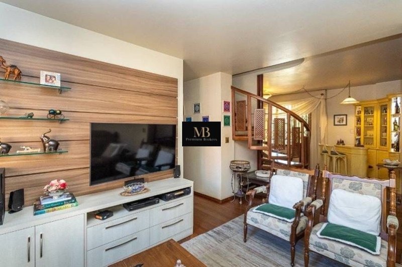 R$ 1.350.000 - CASA RESIDENCIAL - 417M2 - 6 DORM - 2 VAGAS - QUADRA DE ESPORTES - Porto Alegre - 