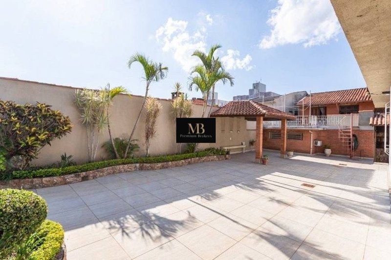 R$ 1.350.000 - CASA RESIDENCIAL - 417M2 - 6 DORM - 2 VAGAS - QUADRA DE ESPORTES - Porto Alegre - 