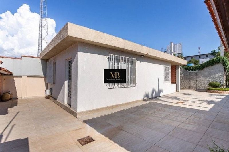 R$ 1.350.000 - CASA RESIDENCIAL - 417M2 - 6 DORM - 2 VAGAS - QUADRA DE ESPORTES - Porto Alegre - 