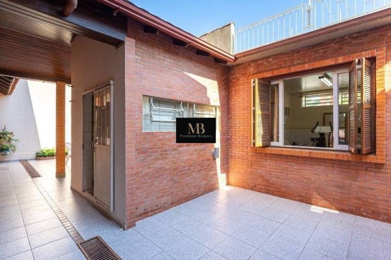R$ 1.350.000 - CASA RESIDENCIAL - 417M2 - 6 DORM - 2 VAGAS - QUADRA DE ESPORTES - Porto Alegre - 