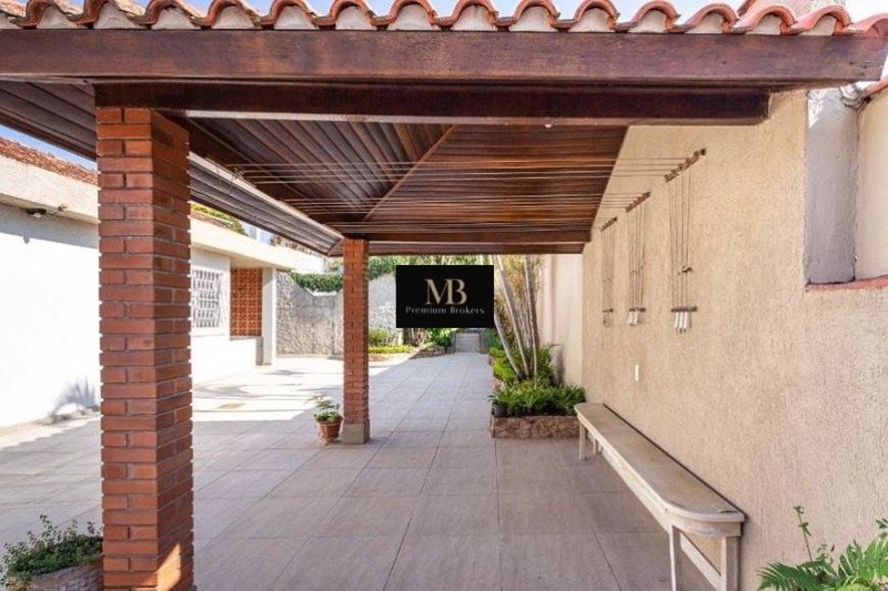 R$ 1.350.000 - CASA RESIDENCIAL - 417M2 - 6 DORM - 2 VAGAS - QUADRA DE ESPORTES - Porto Alegre - 